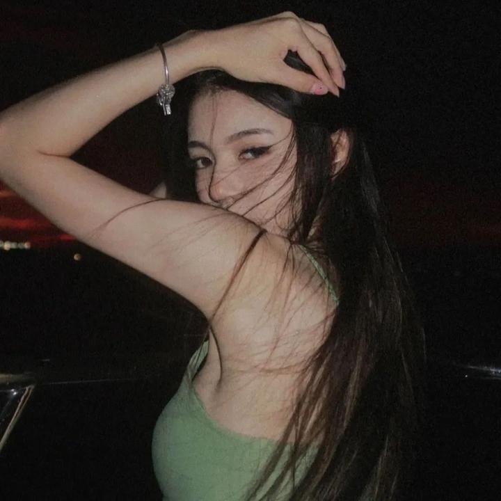 阳光灿烂的女人